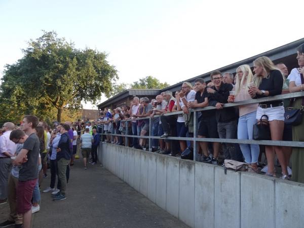 Naturstadion Mennrather Kull - Mönchengladbach-Mennrath