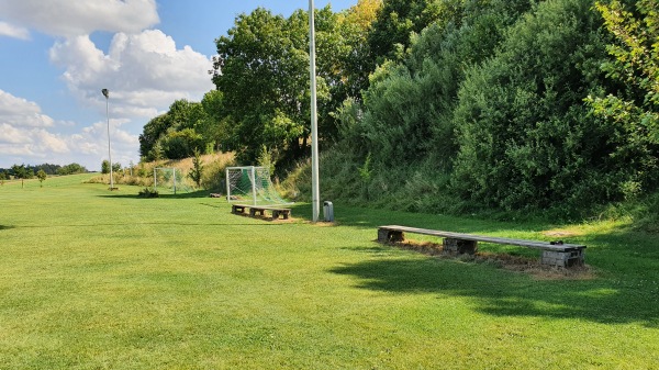 Herrmann-Well-Stadion Nebenplatz - Oberschweinbach-Günzlhofen