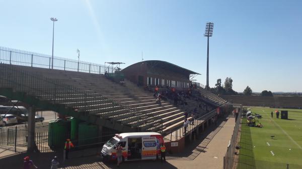 Makhulong Stadium - Tembisa, GP