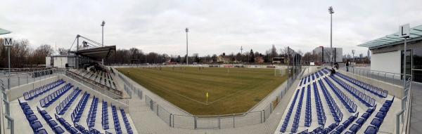 Stadion am Brentanobad - Frankfurt/Main-Rödelheim