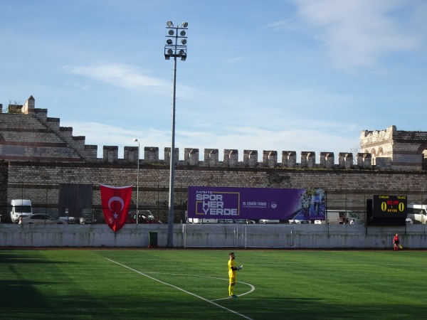 Namık Şevik Stadyumu - İstanbul