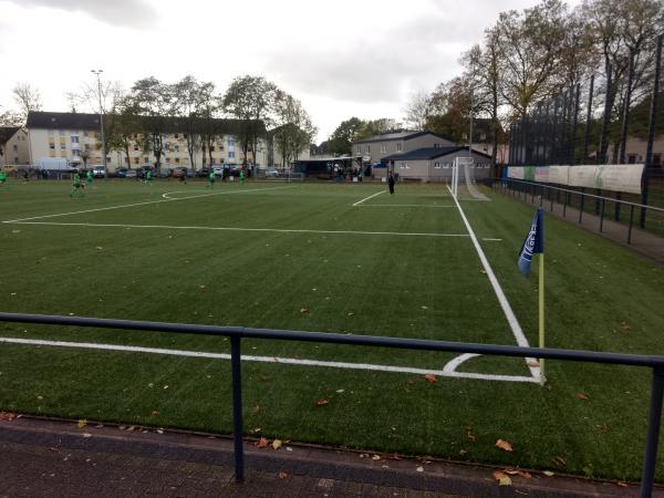 Sportplatz Roßbachstraße - Düsseldorf-Eller