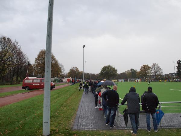 Theodor-Mostertz-Sportanlage Platz 2 - Meerbusch-Lank