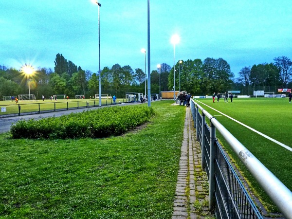 Bezirkssportanlage Am Eisenbrand Platz 4 - Meerbusch-Büderich