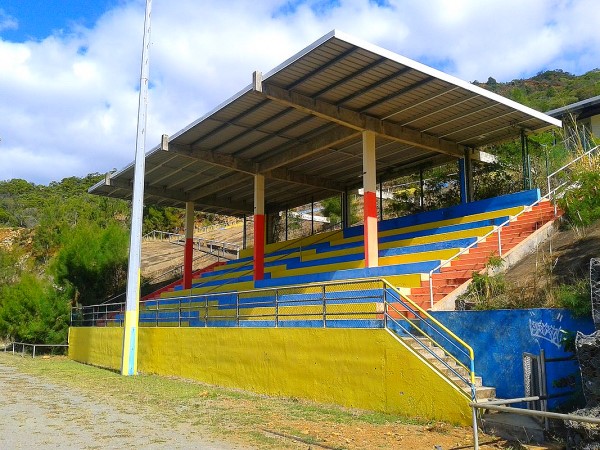 Stade Edouard-Pentecost - Thio