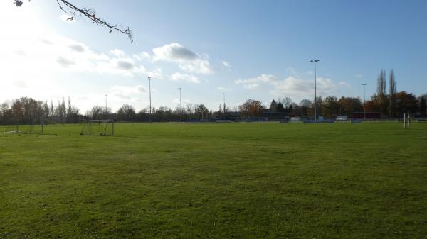 Bezirkssportanlage Leiferder Weg B-Platz - Braunschweig-Rüningen