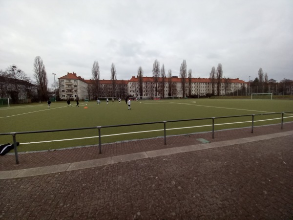 Friedrich-Ebert-Stadion Nebenplatz 1 - Berlin-Tempelhof