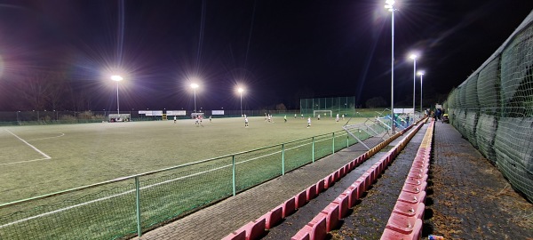 Zespół Szkół im. Józefa Warszewicza w Prószkowie Boisko obok - Prószków