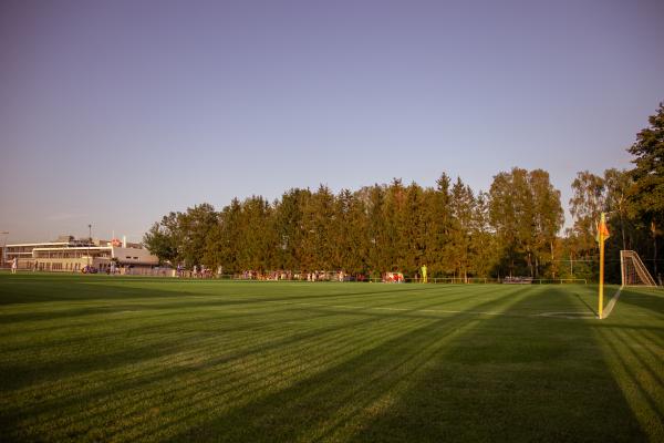 Sportpark Valznerweiher Platz 5 - Nürnberg-Zerzabelshof