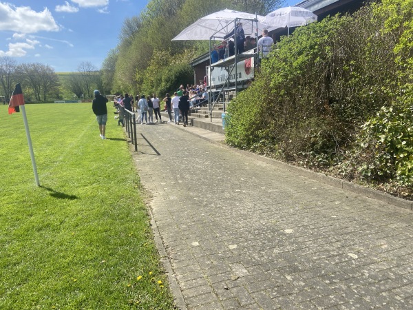 Sportplatz Sternlied - Büren/Westfalen-Weine