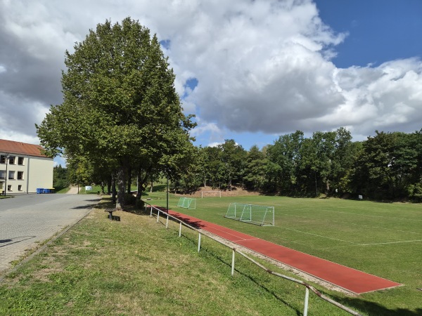 Sportplatz an der B175 - Langenbernsdorf