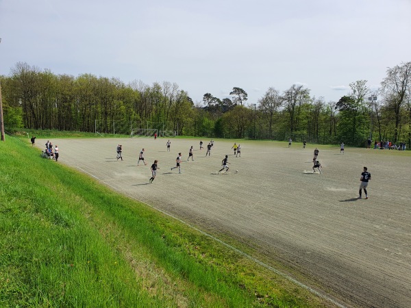 Sportanlage Am Kreuzberg Platz 2 - Ehringshausen-Kölschhausen