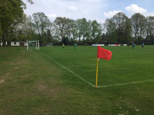 Sportanlage an der B156 - Tschernitz