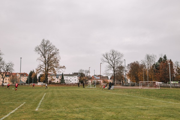 Walter-Heise-Sportplatz 2 - Leipzig-Holzhausen