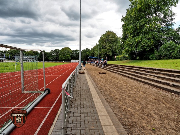 Bezirkssportanlage Krähenacker - Meerbusch-Osterath