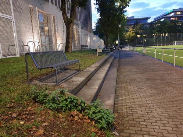 Prälat-Wolker-Anlage / Bezirkssportanlage Mitte Platz 3 - Köln-Ehrenfeld