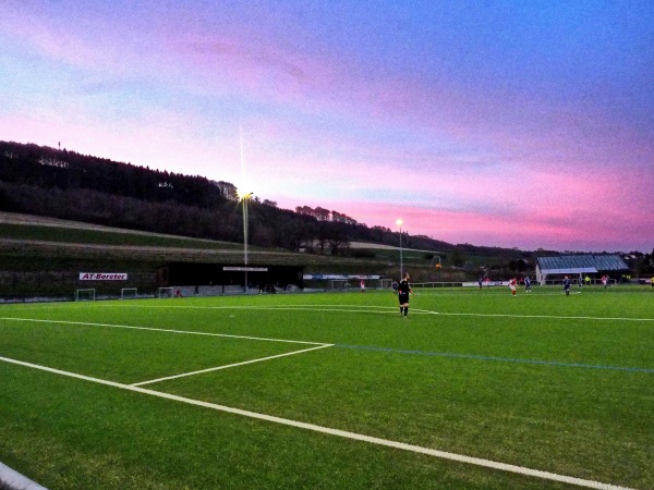 Reinhold-Schulte-Sportplatz - Eslohe/Sauerland-Reiste