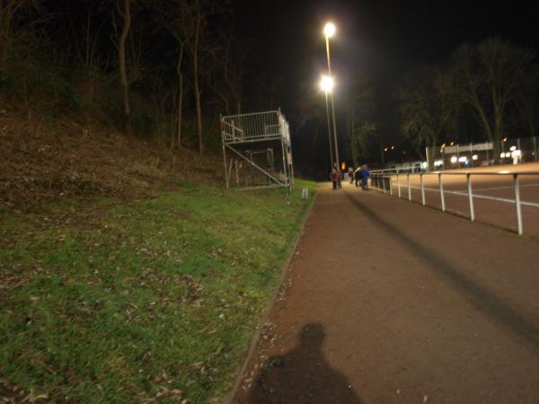 Bezirkssportanlage B8/Emsstraße - Duisburg-Fahrn