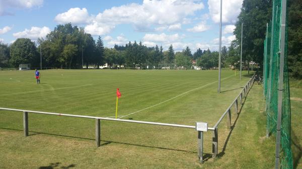 Gemeinde-Sportplätze Strandweg - Halbe
