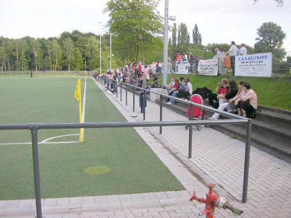 Bezirkssportanlage Vennhauser Allee Platz 2 - Düsseldorf-Eller