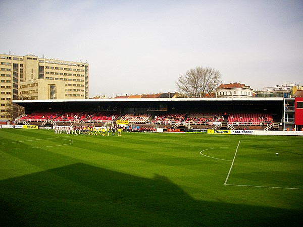 Stadion Viktorie v Seifertově ulici - Praha