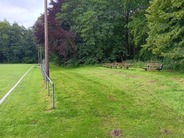 Sportplatz im Schloßpark - Süderholz-Klevenow