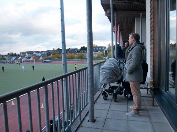 Ernst-Adolf-Sckär-Sportplatz - Velbert-Tönisheide