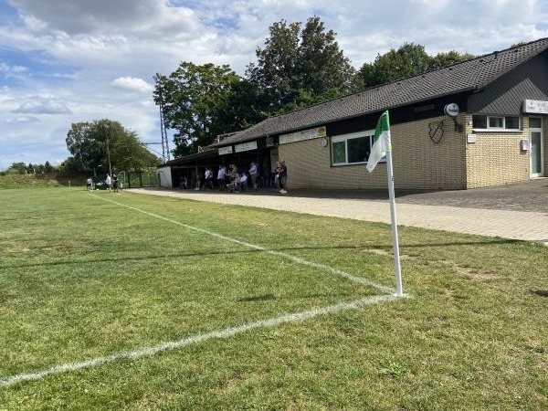 Sportplatz Am Gelke - Ense-Lüttringen