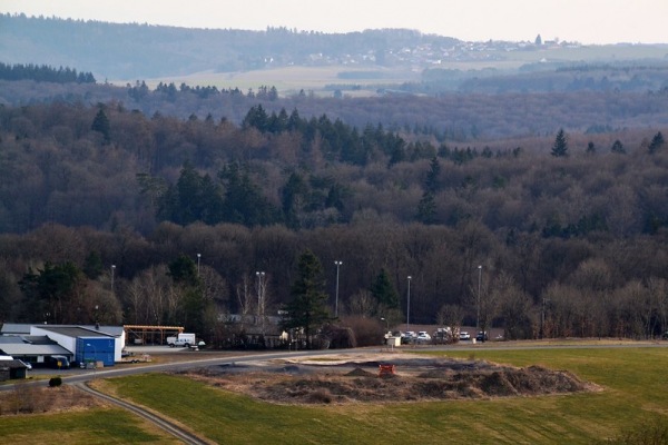 Blick vom Booser Eifelturm zum Platz