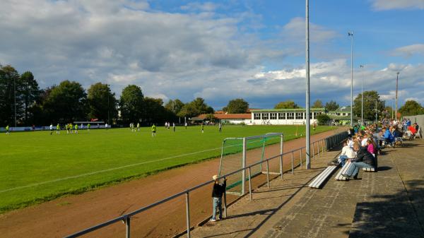 Stadion Kleine Heide - Wunstorf-Luthe