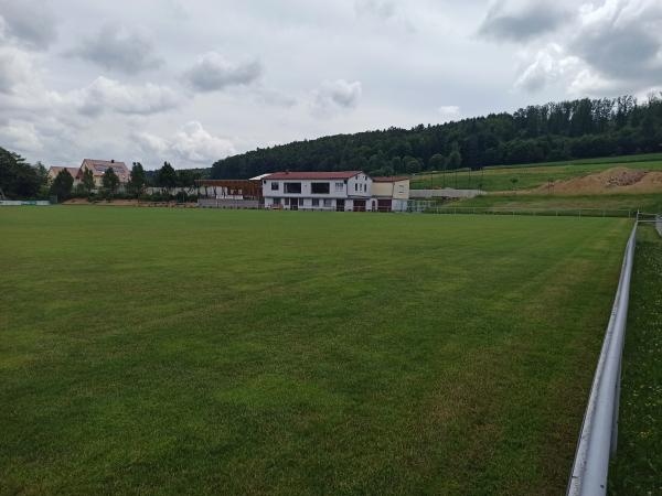 Sportplatz an der Schule - Ederheim