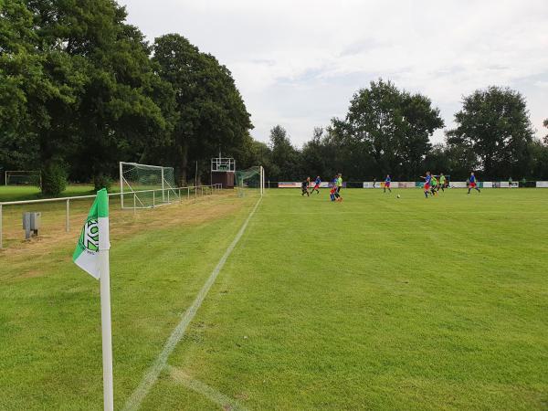 Sportplatz im alten Dorf - Ottersberg-Fischerhude