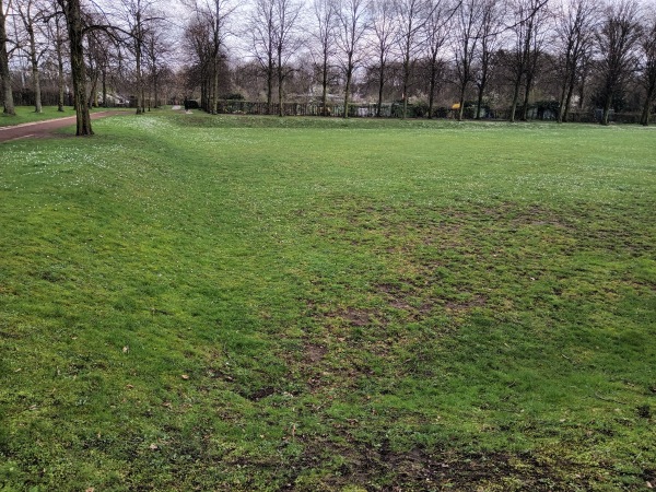 Sportplatz im Südpark - Düsseldorf-Oberbilk