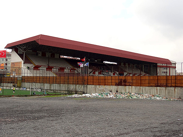 Mimar Yahya Baş Stadı - İstanbul