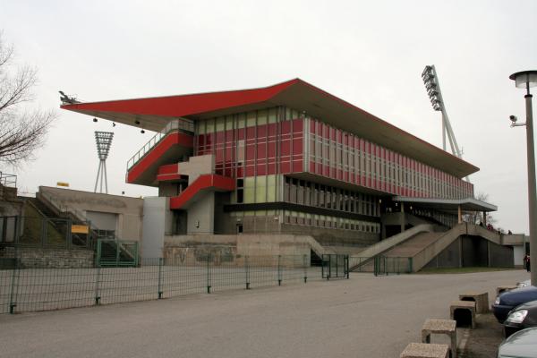 Friedrich-Ludwig-Jahn-Sportpark - Berlin-Prenzlauer Berg