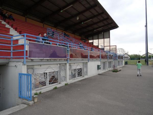 Alter Zustand (alte Tribüne)