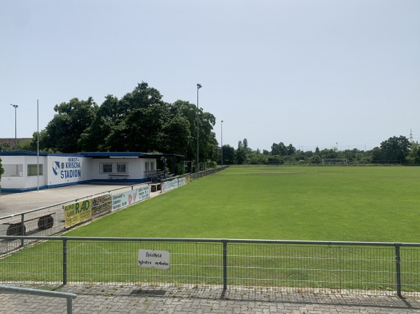 Horst-Krischa-Stadion der Bezirkssportanlage Wallstadt - Mannheim-Wallstadt