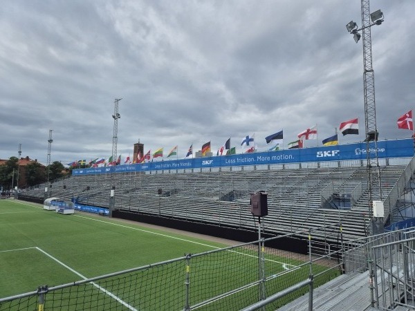 Mobile Tribünen errichtet für den Gothia Cup (größtes Jugendtunier der Welt). Ground heißt in der Zeit SKF Arena
