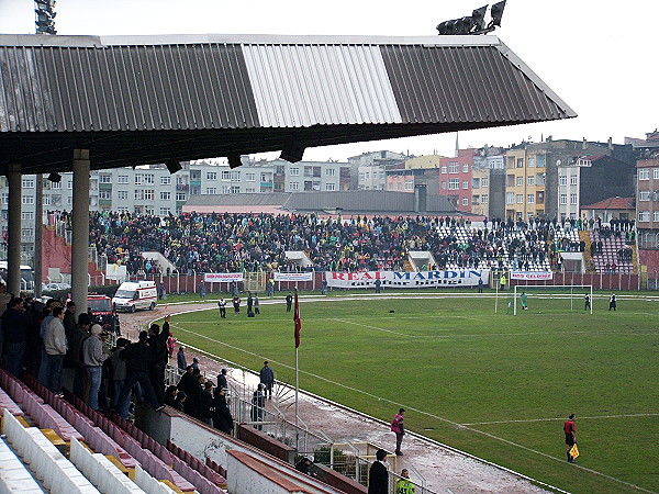 Bayrampaşa Çetin Emeç Stadyumu - İstanbul