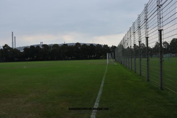 Bezirkssportanlage NeckarPark - Mercedesstraße Platz 5 - Stuttgart-Bad Cannstatt