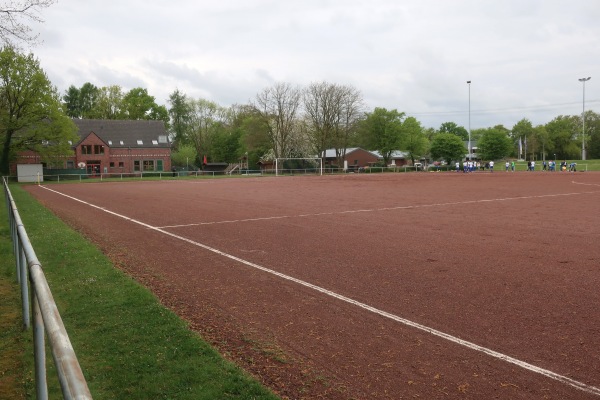 Bezirkssportanlage Krähenacker Platz 3 - Meerbusch-Osterath