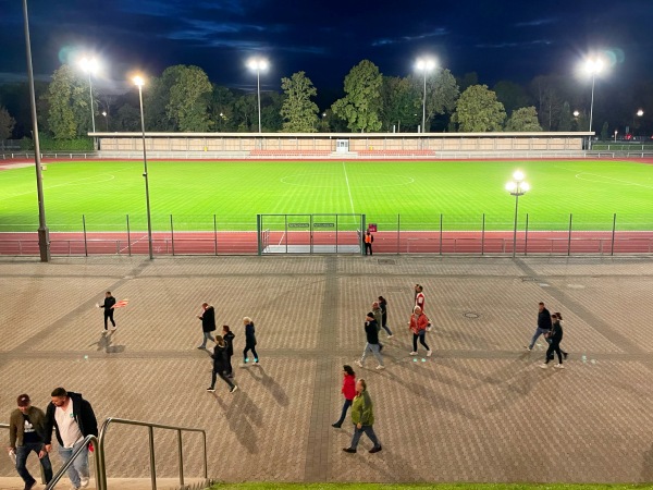 Kleine Kampfbahn im Arena-Sportpark - Düsseldorf-Stockum