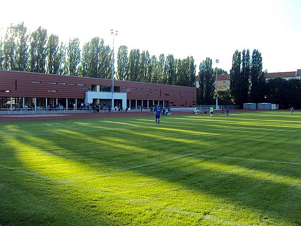 Friedrich-Ludwig-Jahn-Sportpark Kleines Stadion - Berlin-Prenzlauer Berg