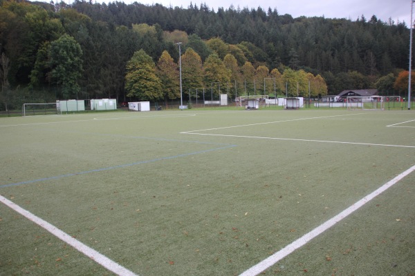 Sportplatz In der Au 2 - Roßbach/Wied
