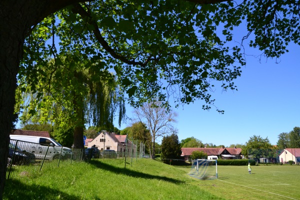 Sportplatz am Schloß - Basedow/Mecklenburg