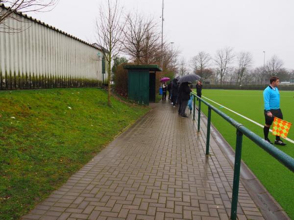 Wolfgang-Hoffmann-Sportplatz - Oberhausen/Rheinland-Klosterhardt