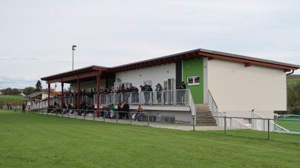 Sportplatz Hochwolkersdorf/Bromberg - Hochwolkersdorf