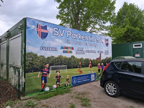 Sportplatz am Bahnhof - Bartenshagen-Parkentin
