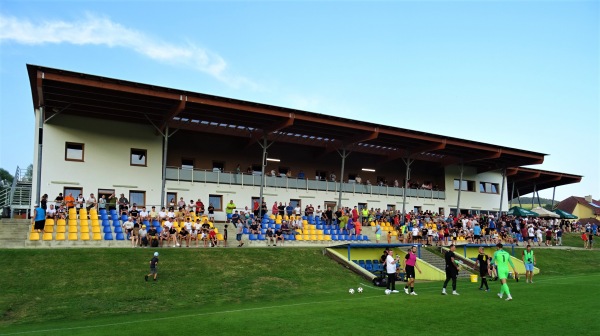 Stadion na Zelničkách - Strání