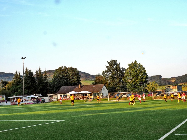 Sportplatz Am Sonnenhang - Schmallenberg-Gleidorf